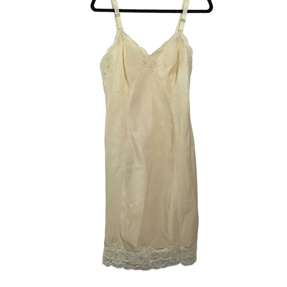Vintage wonder maid full slip M cream